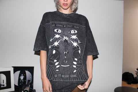 Light Peaking Tee in Mineral Washed Black